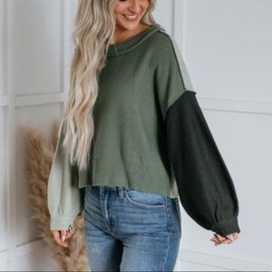 NWT green balloon sleeve colorblock sweater
